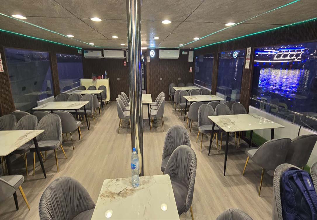 Dubai Dhow Cruise Love Birds