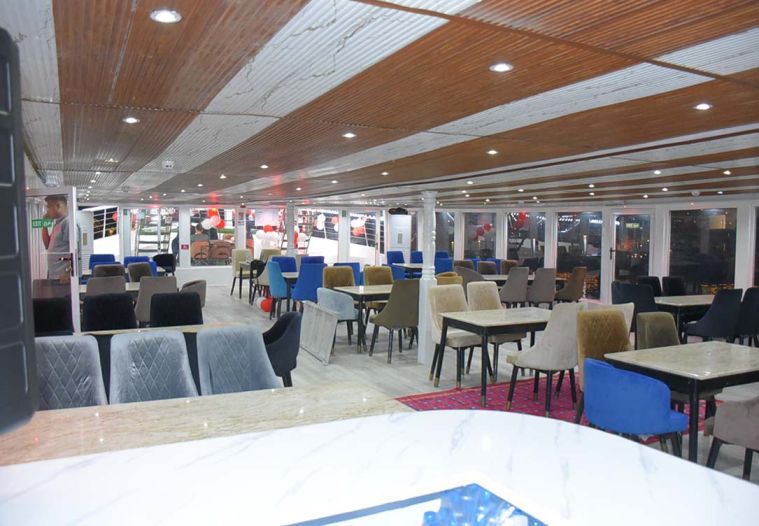 An Evening in Dhow Cruise Dubai Canal